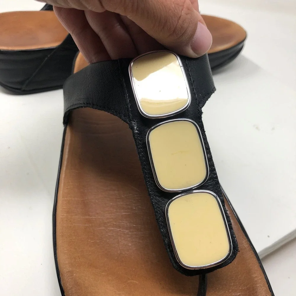 FitFlop Sandals 8 Black Tan Leather Enamel Stone Microwobbleboard Summer Casual